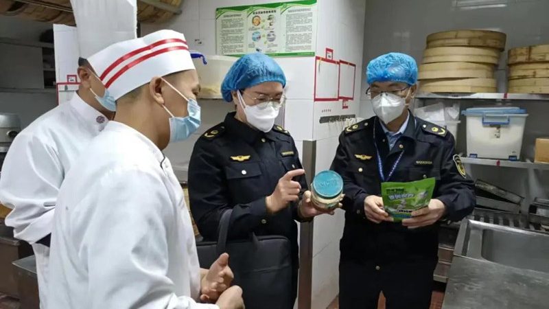 自制酸汤火锅底料，从选材到成品的详细步骤解析